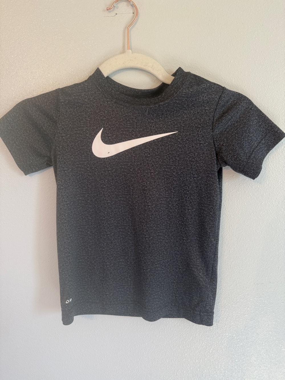 Nike Boys Black Heather Short-Sleeve Tee with White Swoosh Size YSM